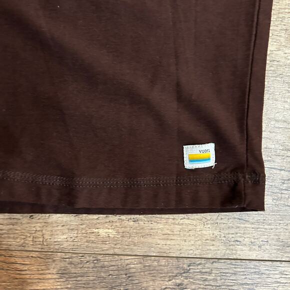 Vuori Men’s Size Large Strato Tech Tee Oxblood Heather Activewear Athleisure - Picture 4 of 6